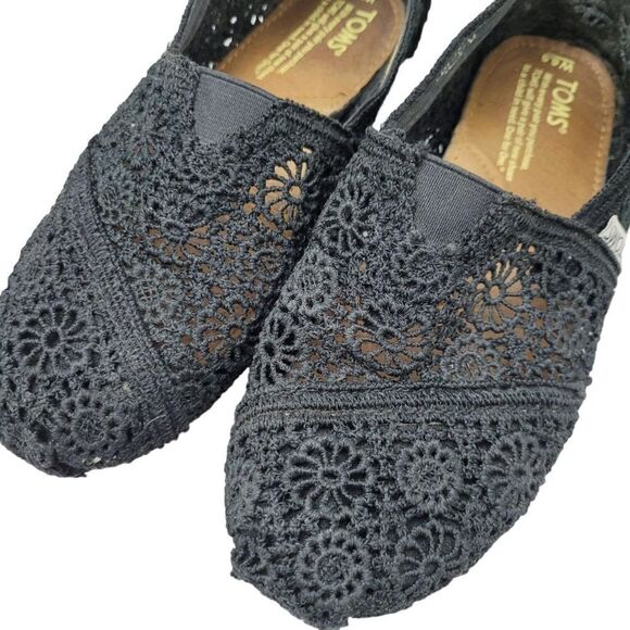 TOMS Classic Black Sneakers Shoes Size: 6.5W US - Picture 2 of 8